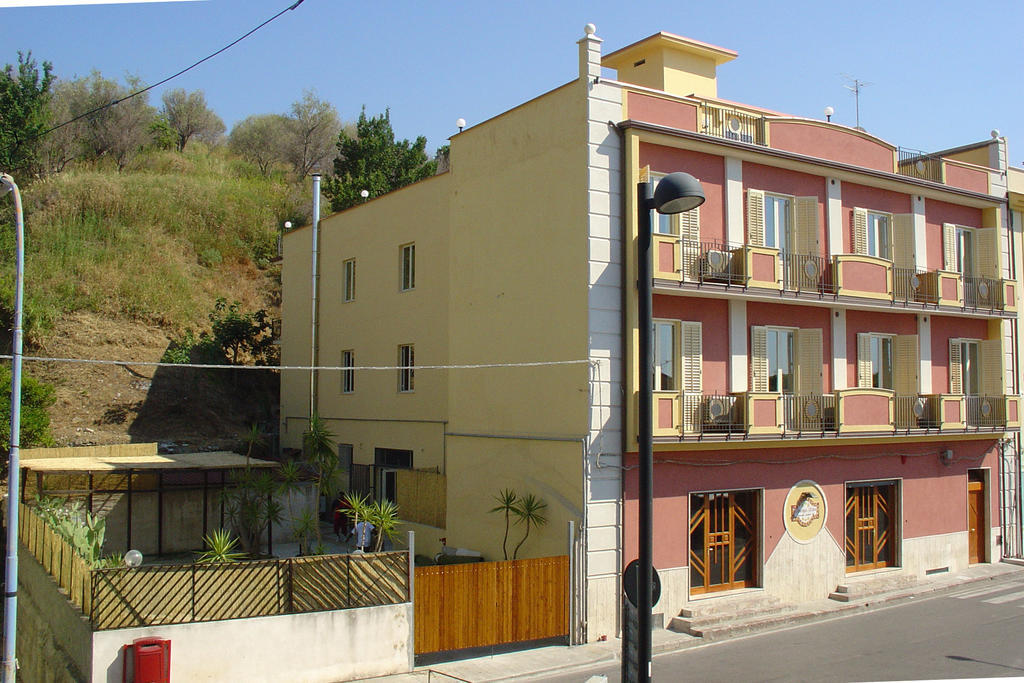 Hotel Piro Torrenova  Bagian luar foto